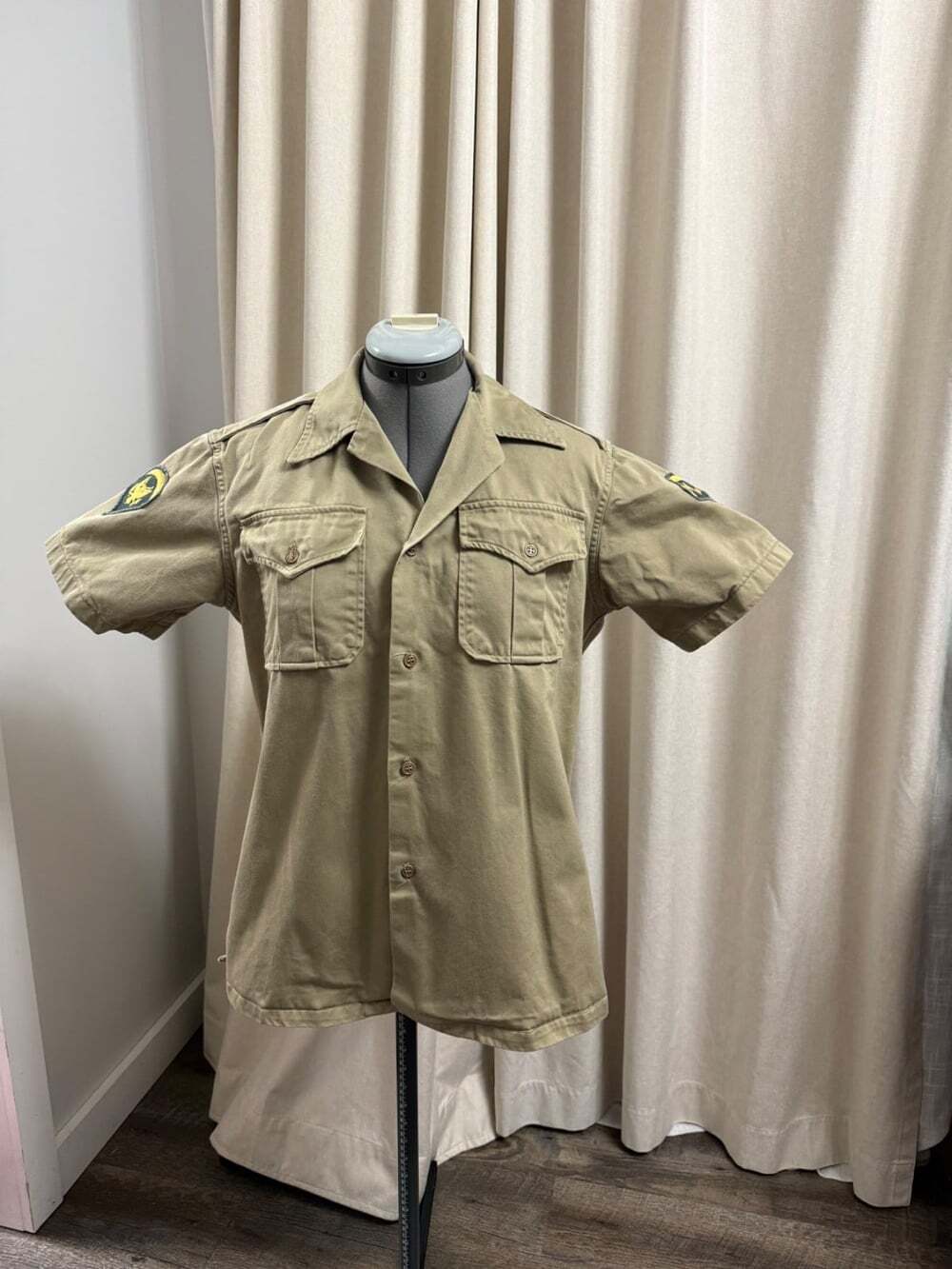 VINTAGE Army Men Button Up Small Khaki Patch 70s Vietnam Era Military Shirt
